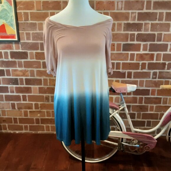 Womens π· OS Dusty Rose - White And Blue Color Bleed Short Sleeve Stretch Top π - Picture 2 of 10